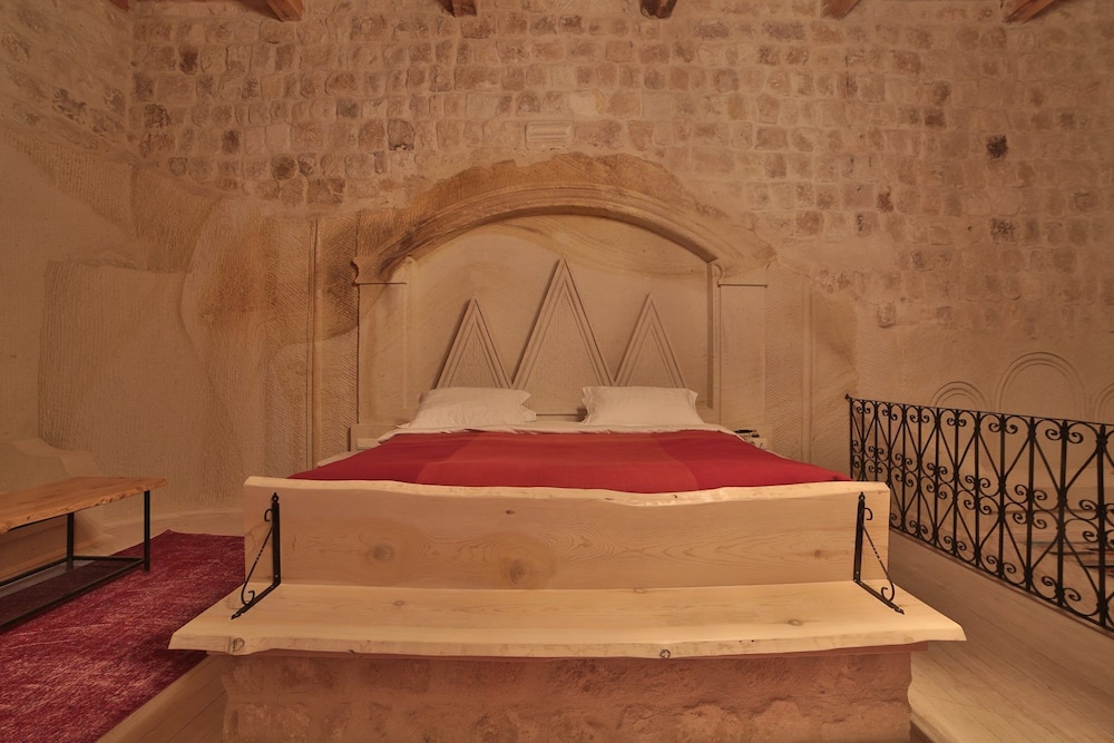Executive Suite - Photo 8