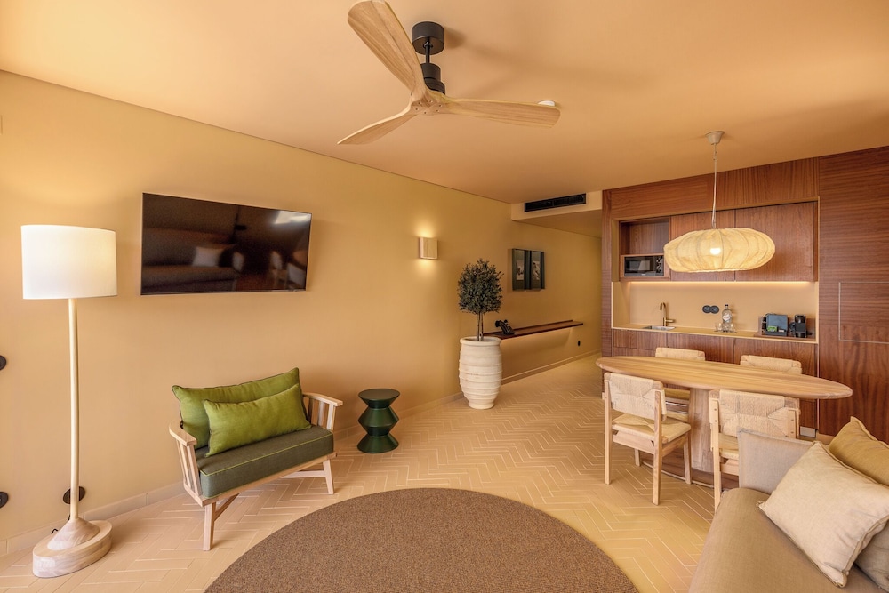 Premium Suite