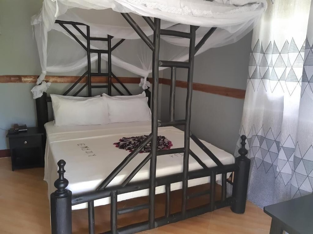 Basic Double Room, 2 Bedrooms, Garden View photo 1