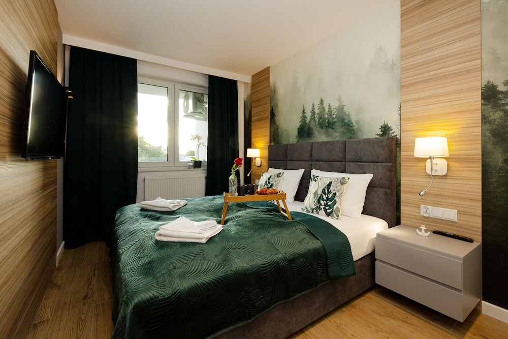 Apartment, 1 Bedroom, Pool Access