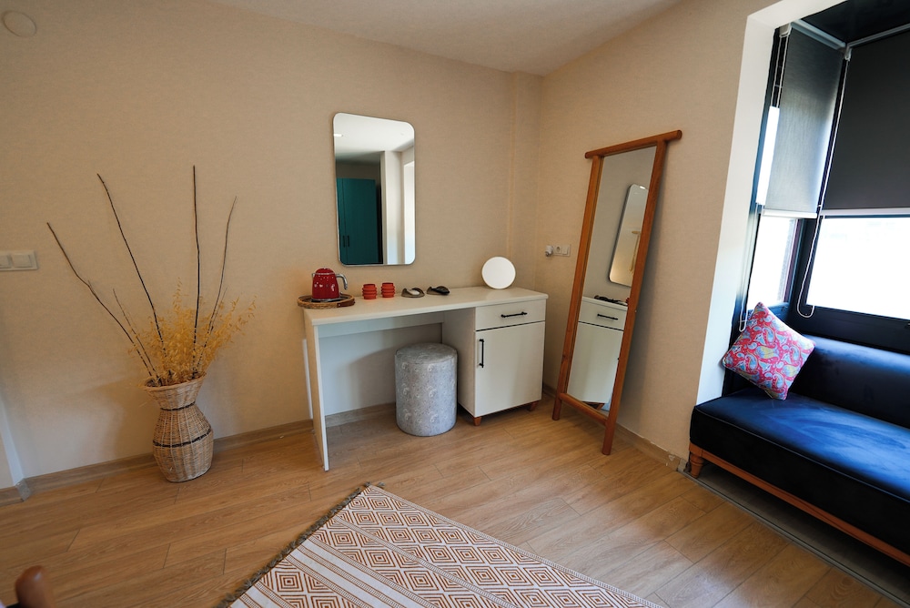 Deluxe Double Room, Balcony, Garden View