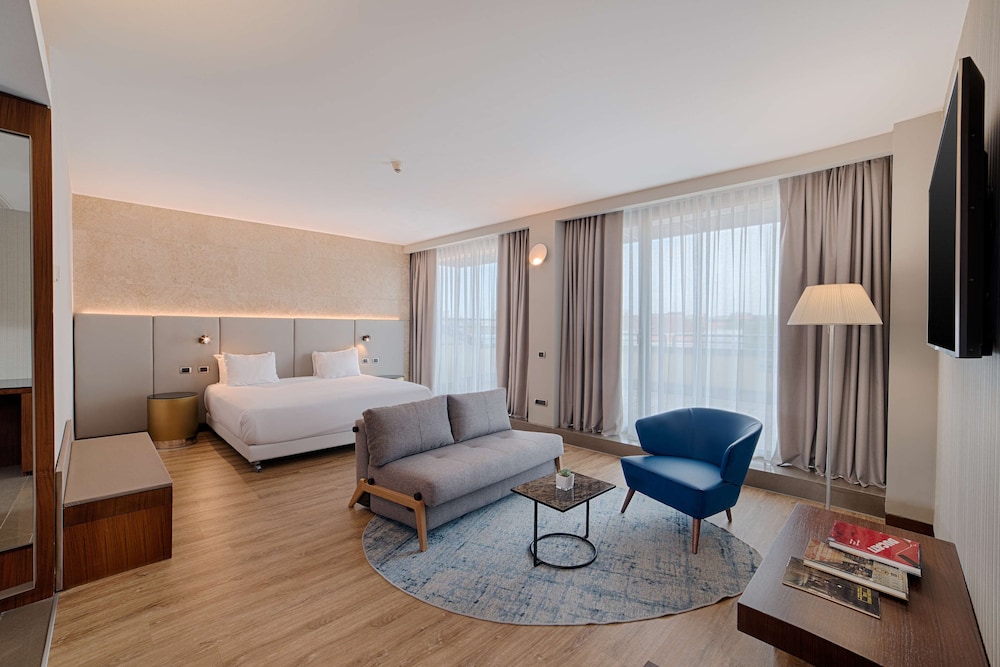 Junior Suite, Terrace (Extra Bed 3 Adults) - Photo 1