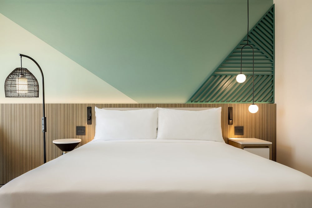 Room, 1 King Bed with Sofa bed (Island View) - Photo 3