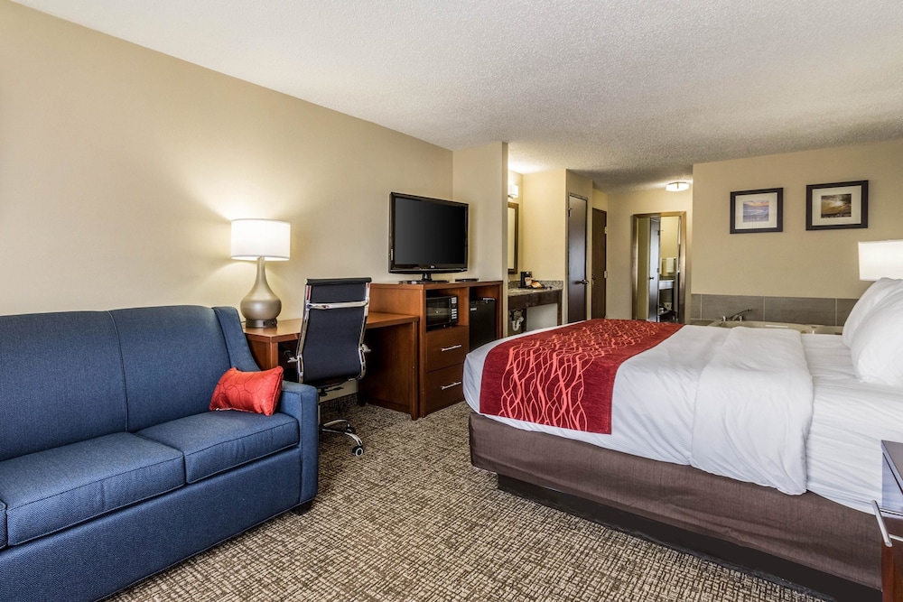 Suite, 1 King Bed, Non Smoking, Jetted Tub - Photo 5