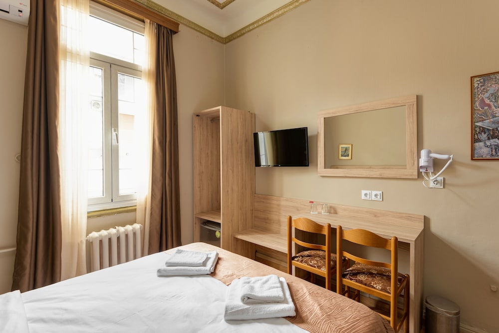 Standard Double Room - Photo 4