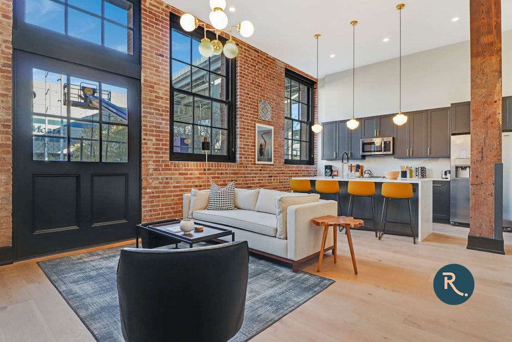 Connecting Six Bed Four Bath Apartment