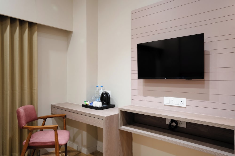 Deluxe Room, City View