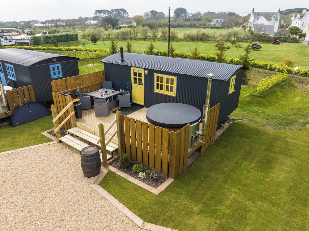 Sark Shepherd Hut photo 2
