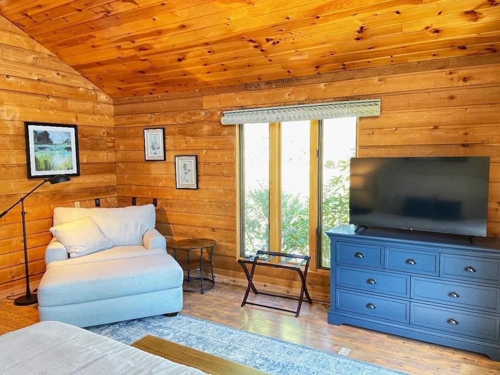 House, Multiple Beds (Cosby Contemporary Cabin)