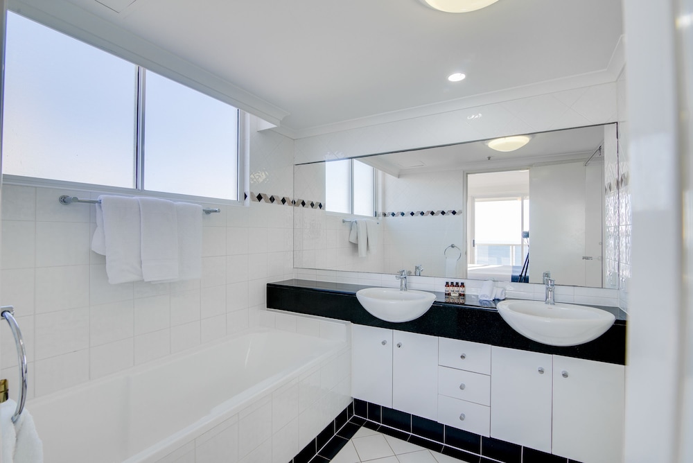 Two Bedroom Garden-Partial Ocean View Apartment — the supplier's photographs — photo 4