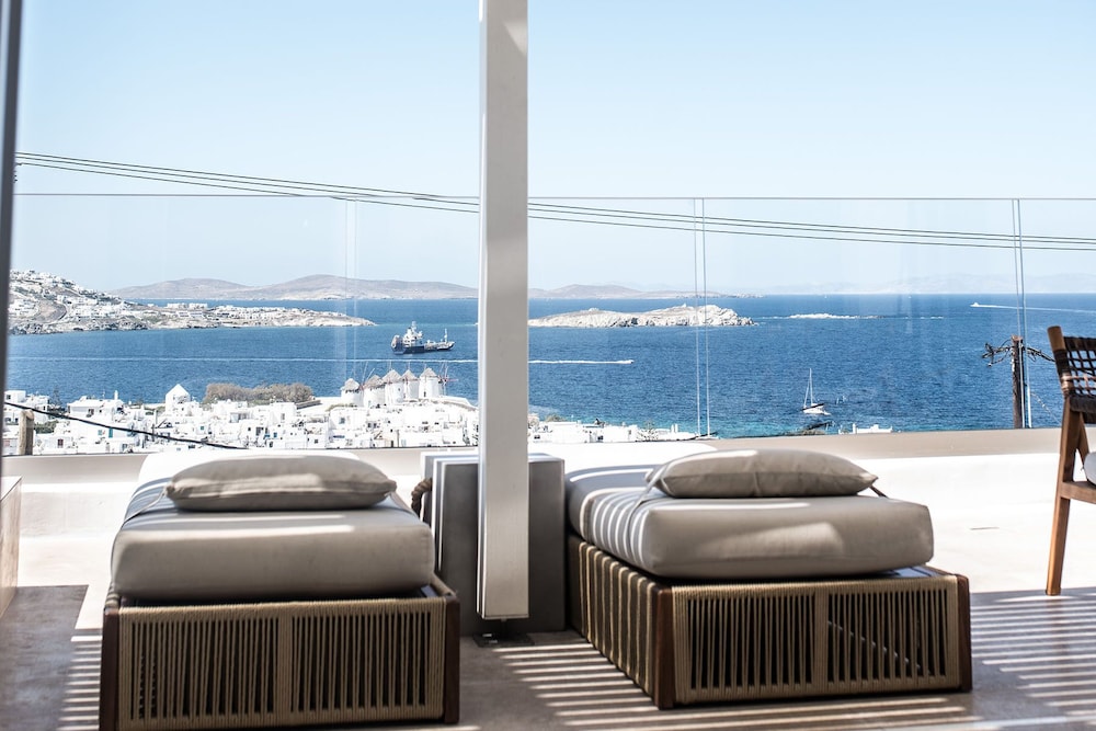 King suite with Private Pool photo 3