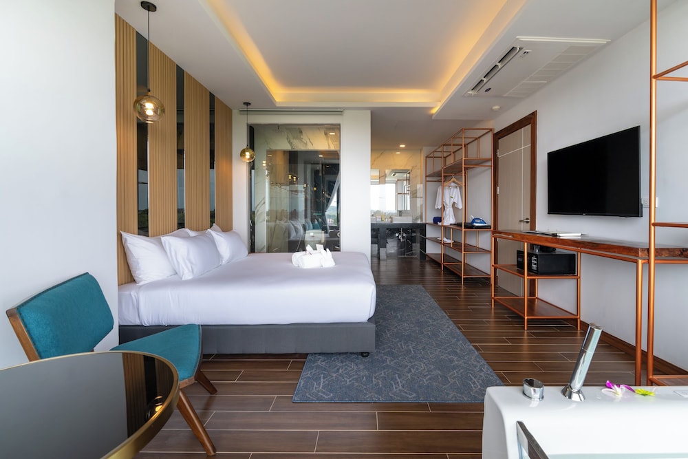 Premium Family Suite - Photo 20