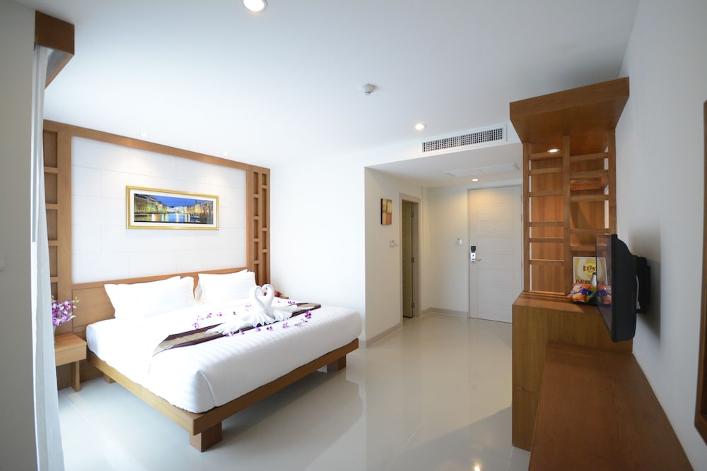 Suite Double With Window photo 2