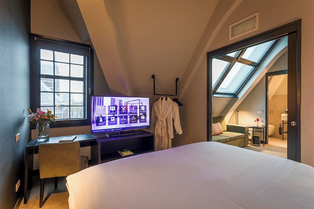 Loft (Triple)