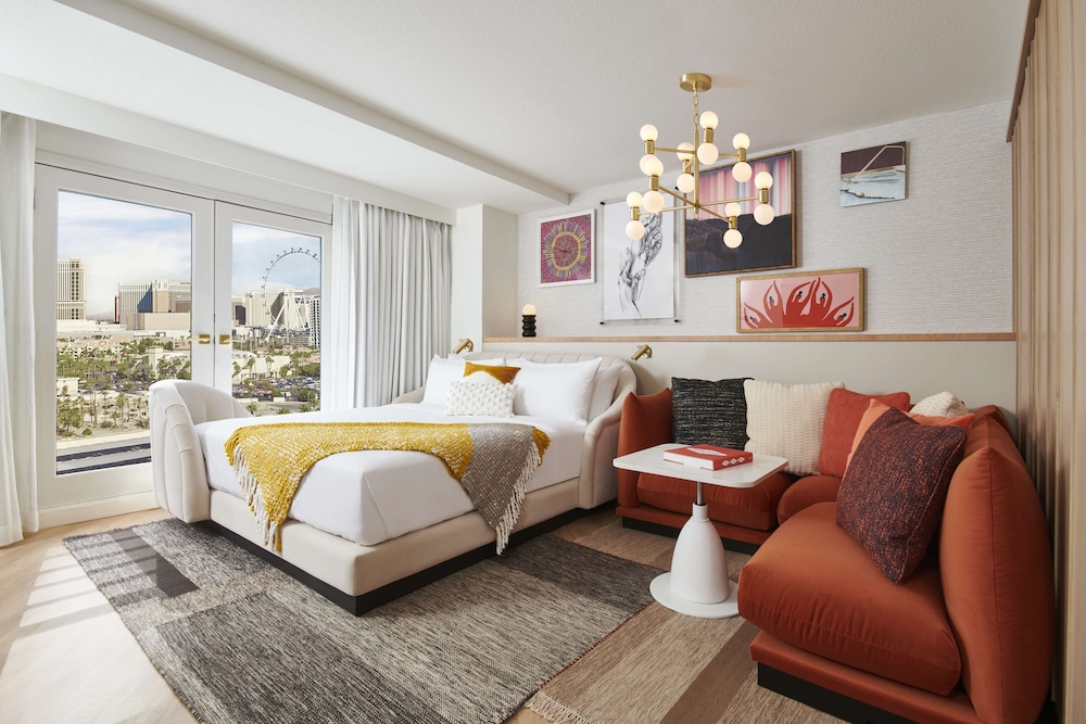 Room, 1 King Bed, Hearing Accessible (strip View, Chamber)