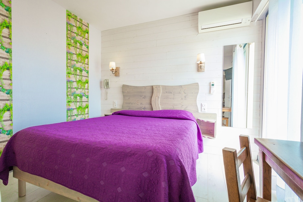 Family Room, Terrace