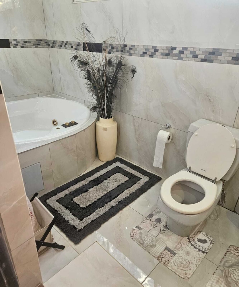 Honeymoon Suite, 1 Bedroom, Pool View photo 3