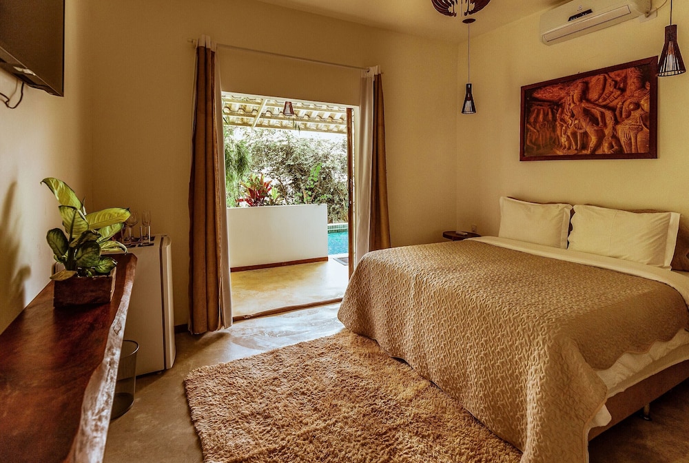 Luxury Suite, 1 Queen Bed, Garden View photo 1