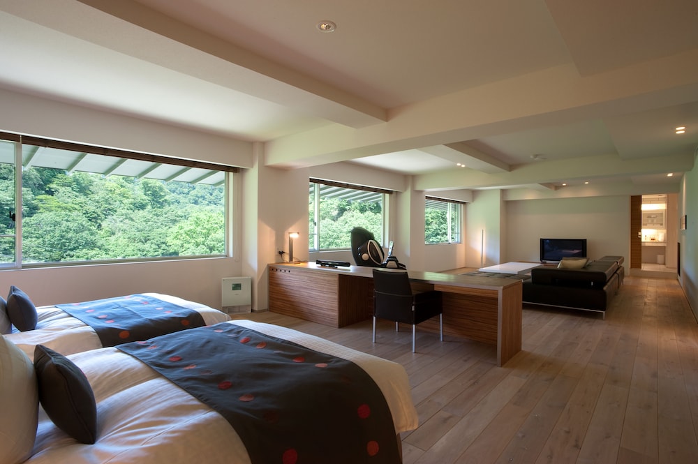 Luxury Suite, 2 Twin Beds, Smoking, Bathtub (Adult Only)【Not Available for 1 Person】 photo 2