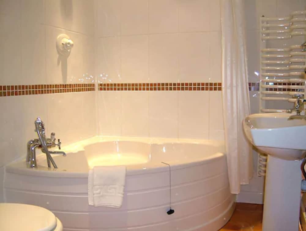 Economy Double Room - Photo 5