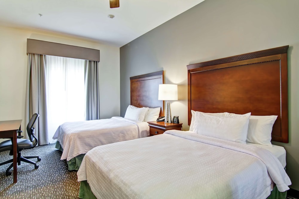 Suite, 2 Queen Beds - Photo 2