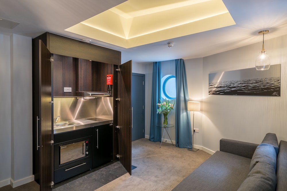 Junior Studio Suite, 1 Bedroom photo 2