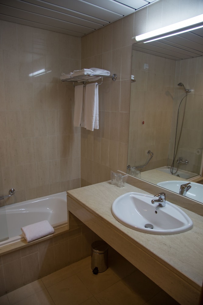 Standard Double Room, City View - Photo 6