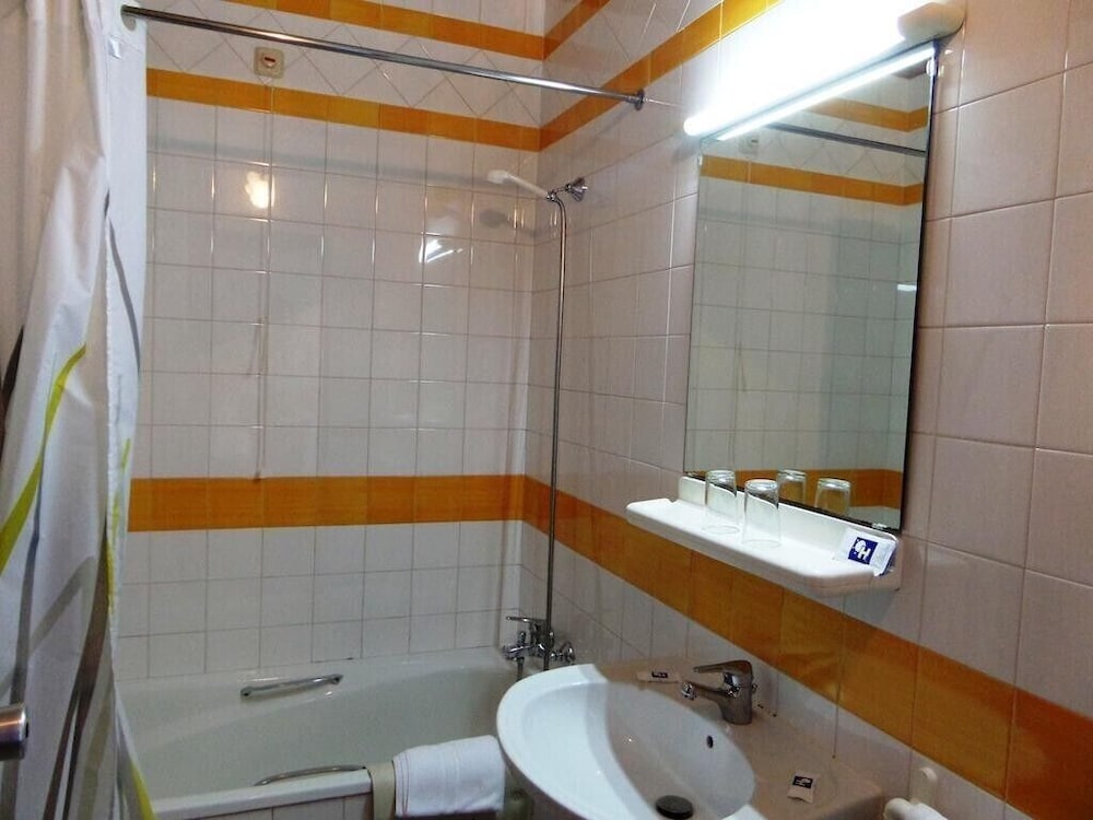 Twin Room, Partial Sea View photo 3