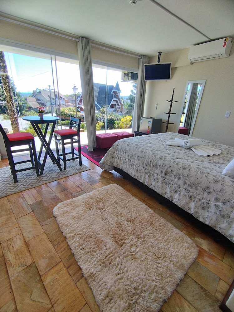 Deluxe Room - Photo 2