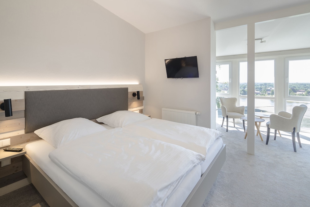 Double Room - Photo 9