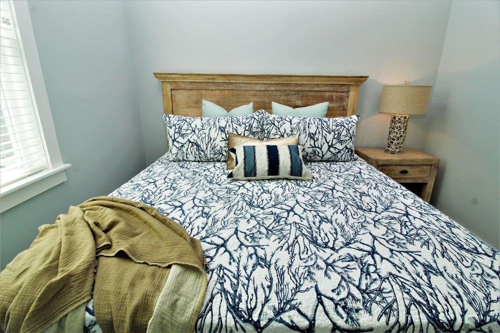 Superior Condo, 2 Bedrooms, Hot Tub photo 2