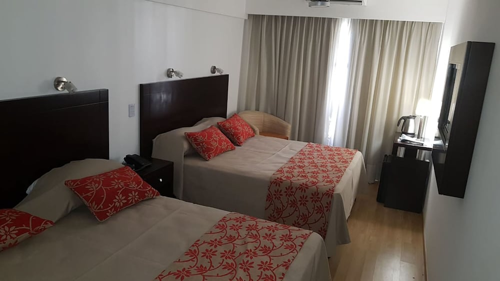 Superior Quadruple Room, City View photo 1