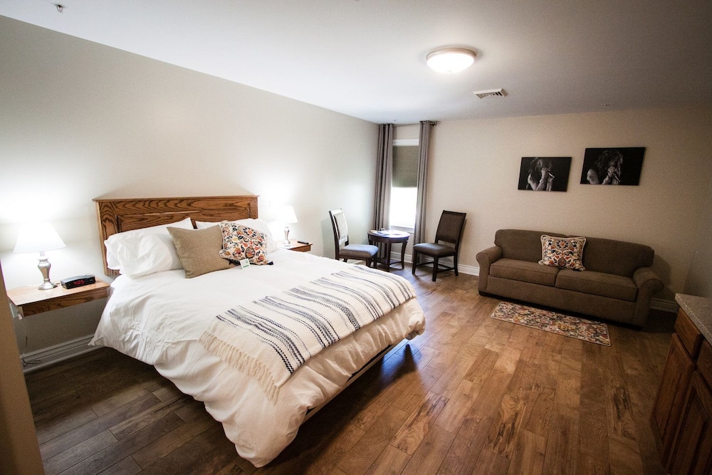 Apartment, 1 Queen Bed with Sofa bed, Kitchenette (202)