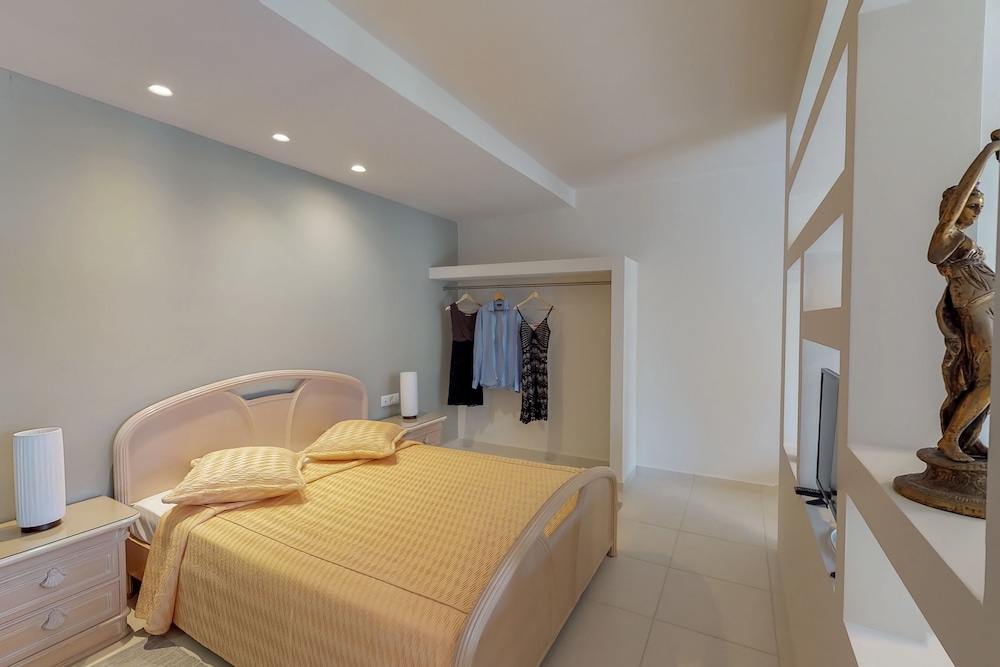 Suite (Open Plan)