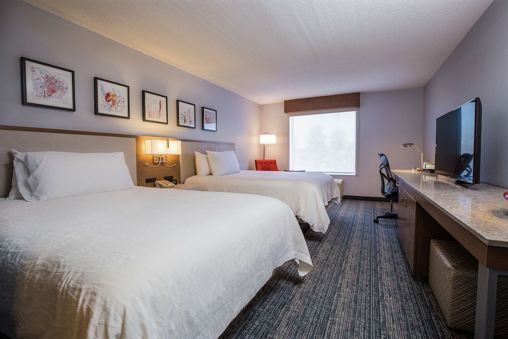 Room, 2 Queen Beds, Accessible, Bathtub - Photo 3