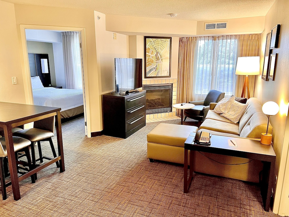 Suite, Multiple Beds - Photo 3