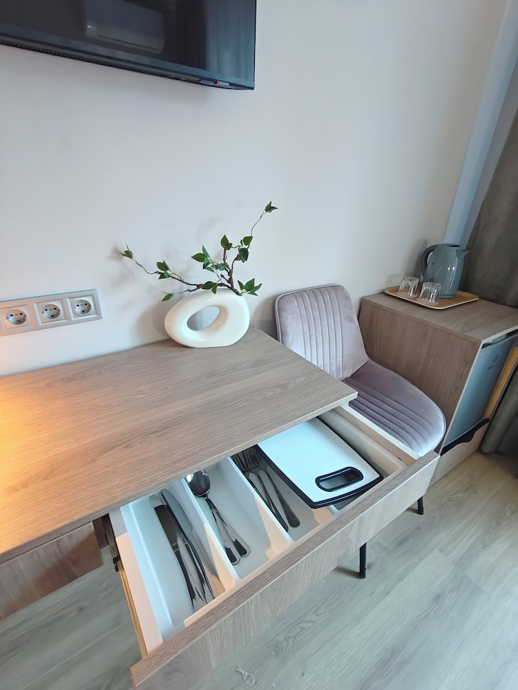 Comfort Triple Room, Balcony, Garden View photo 2