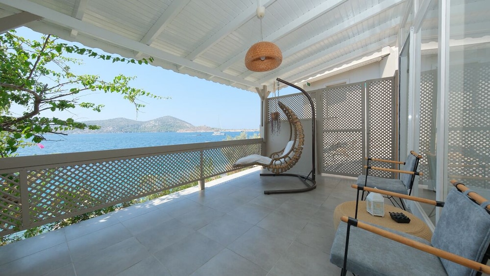 Triple Room, Balcony, Sea View - Photo 4