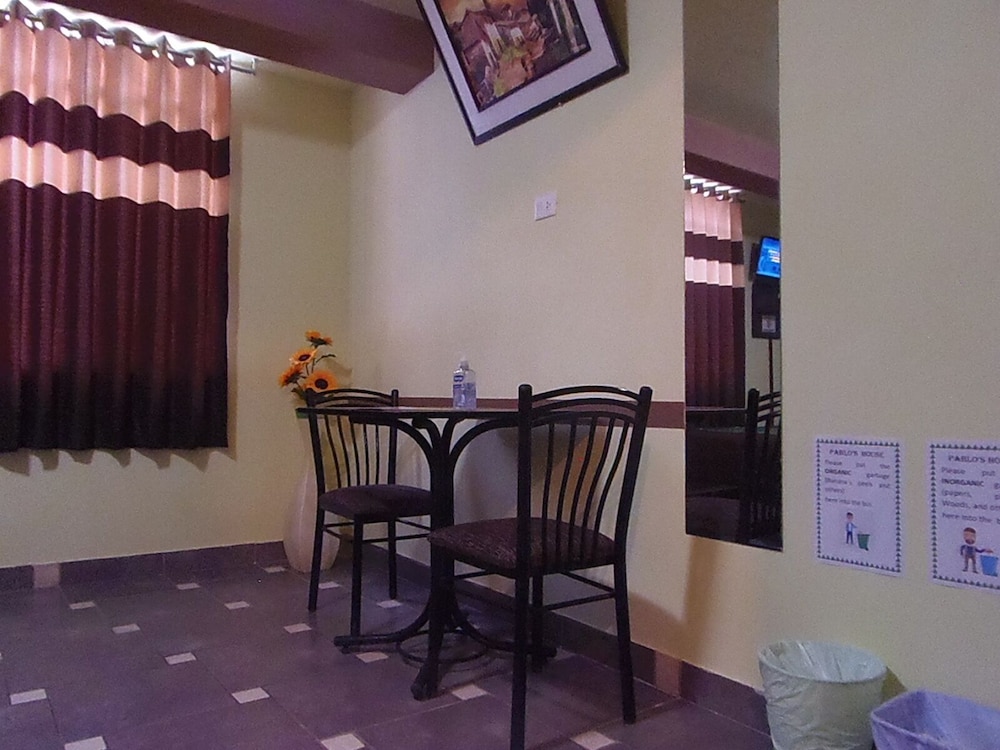 Basic Double Room, Multiple Beds, Non Smoking photo 3