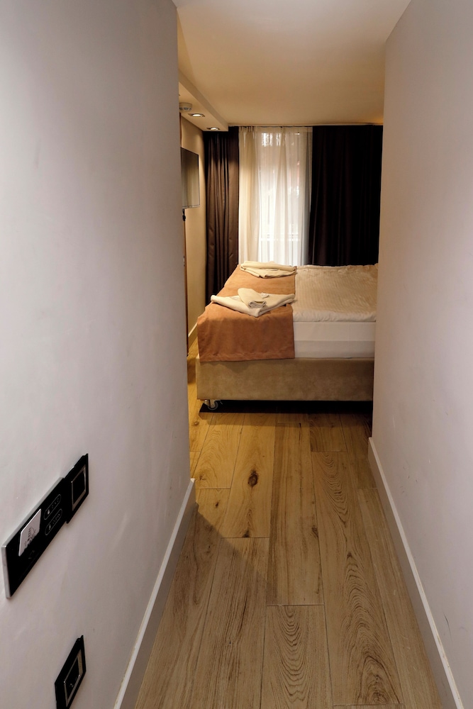 Economy Double Room photo 3
