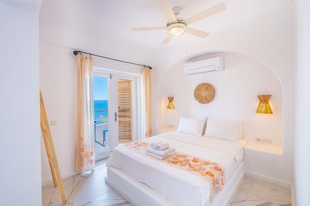 Premium Room with Sea View & Jacuzzi