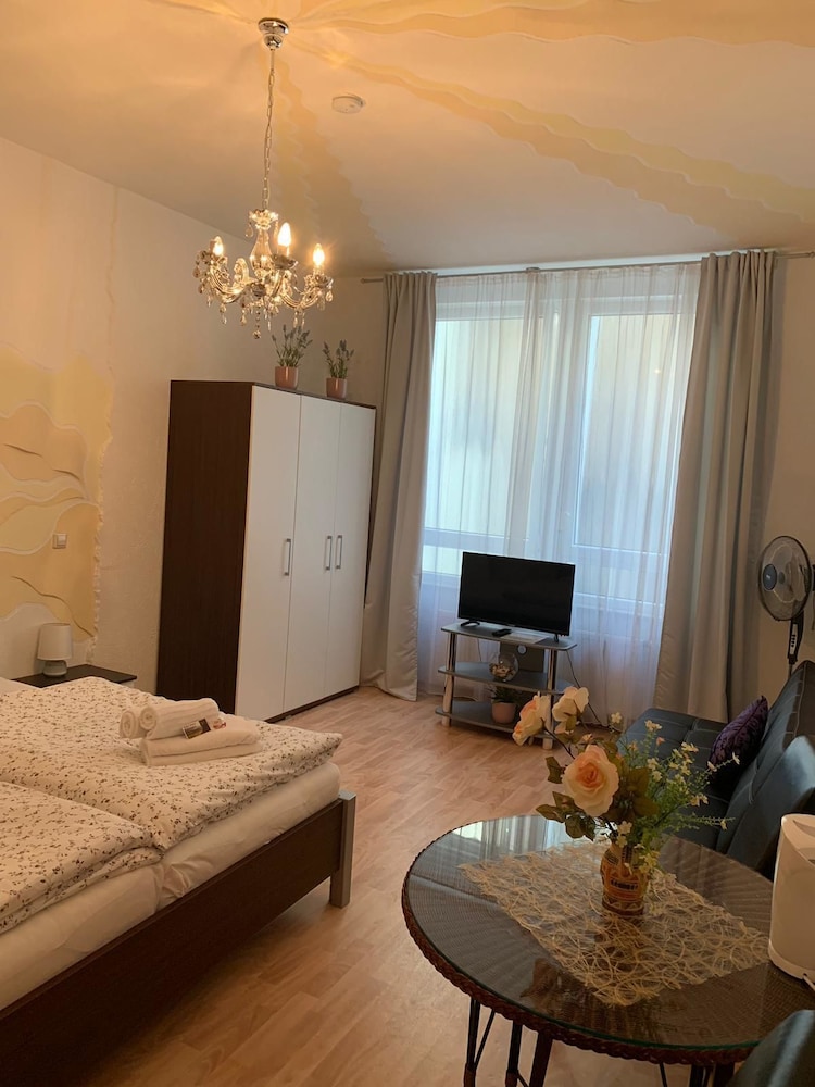 Double Room (2) photo 1