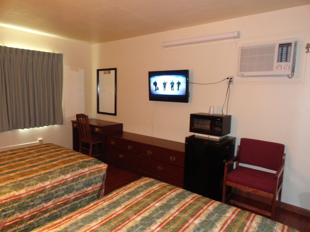 Room, 2 Double Beds photo 2