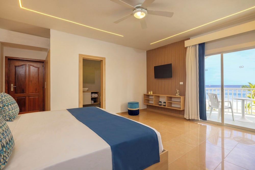 Double Room, Sea View - Photo 2