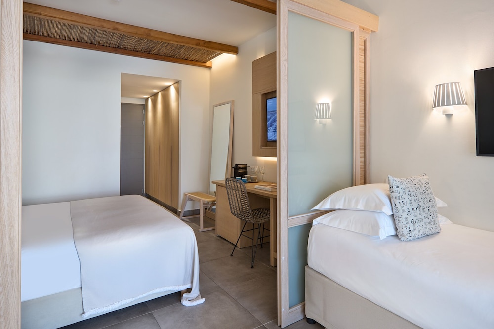 Junior Suite Inland View - Photo 2