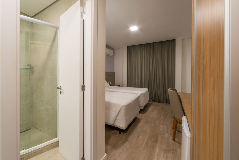 Deluxe Twin Room photo 3