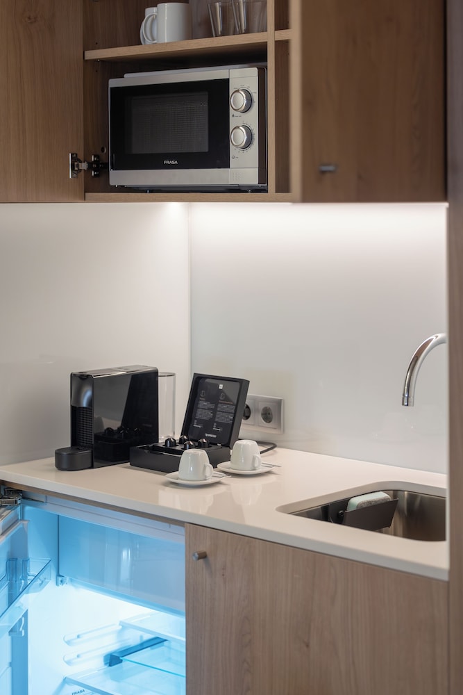 Suite - Photo 8