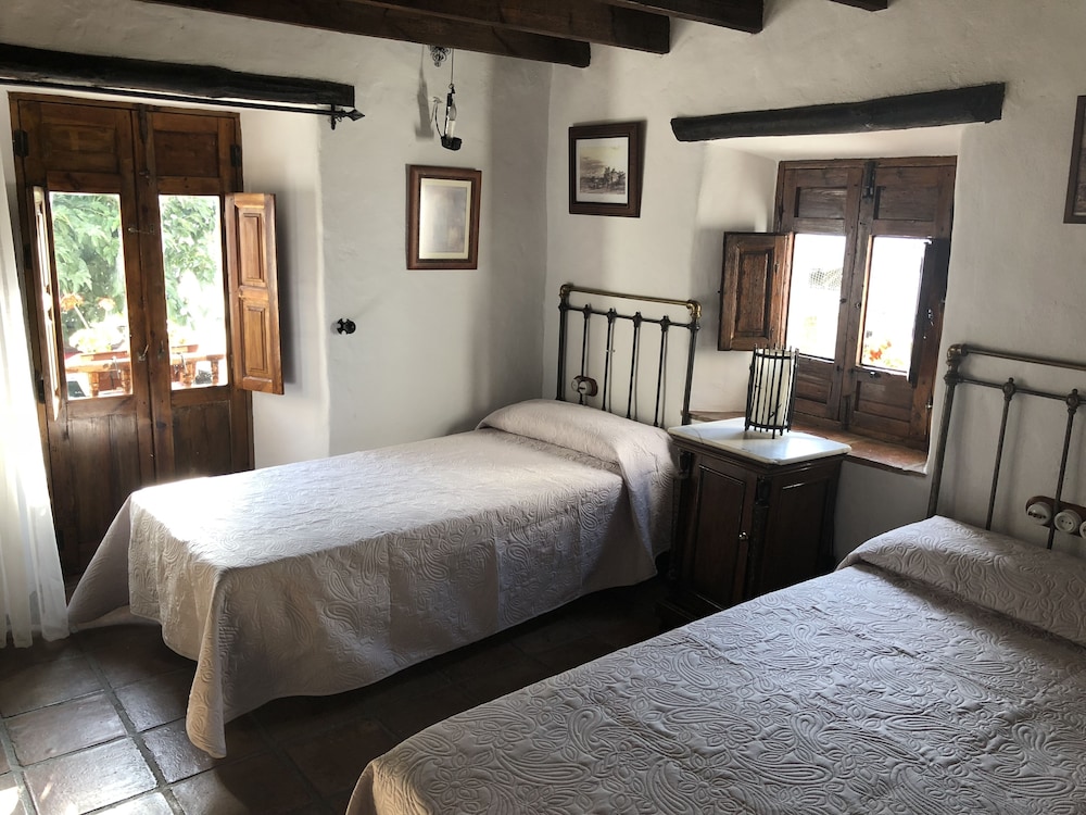 Double or Twin Room photo 3
