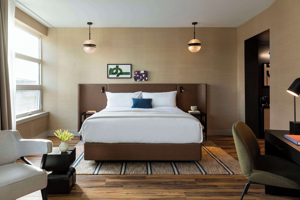 Suite (Broadway Suite) - Photo 4