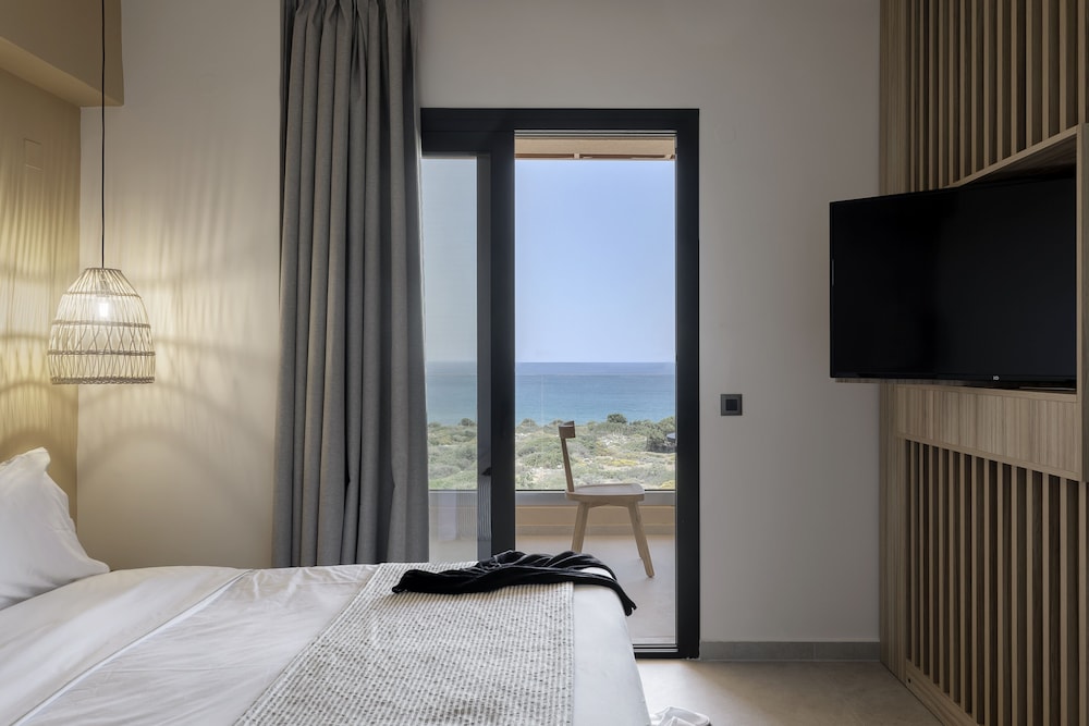 Deluxe Room, Balcony, Sea View photo 3
